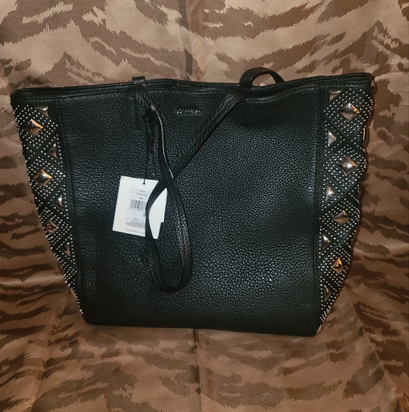 Calvin Klein Handbags - Calvin Klein Purse